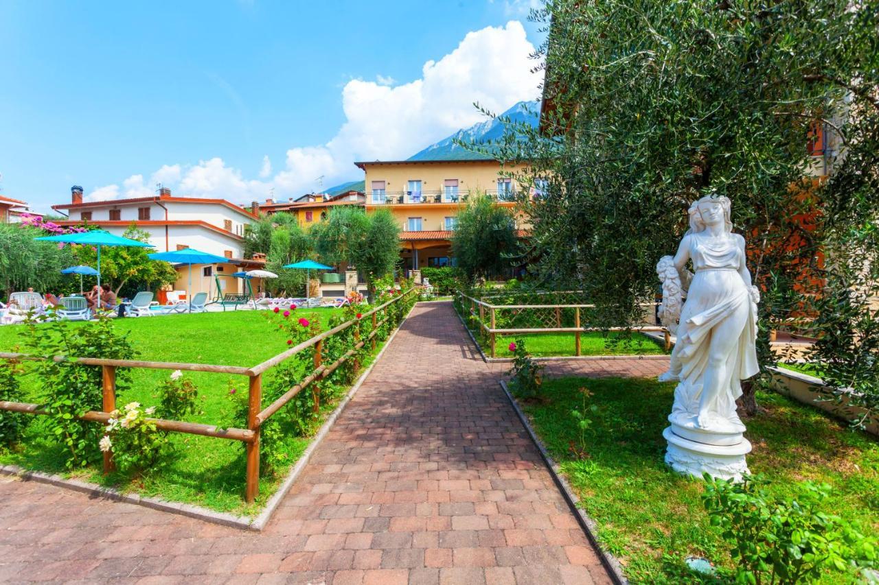 Isabella 3* Brenzone sul Garda