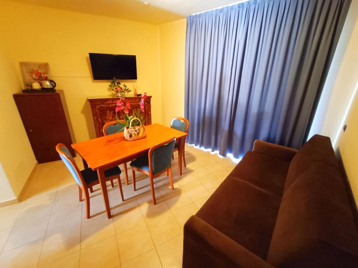 Isabella Hotel 3*