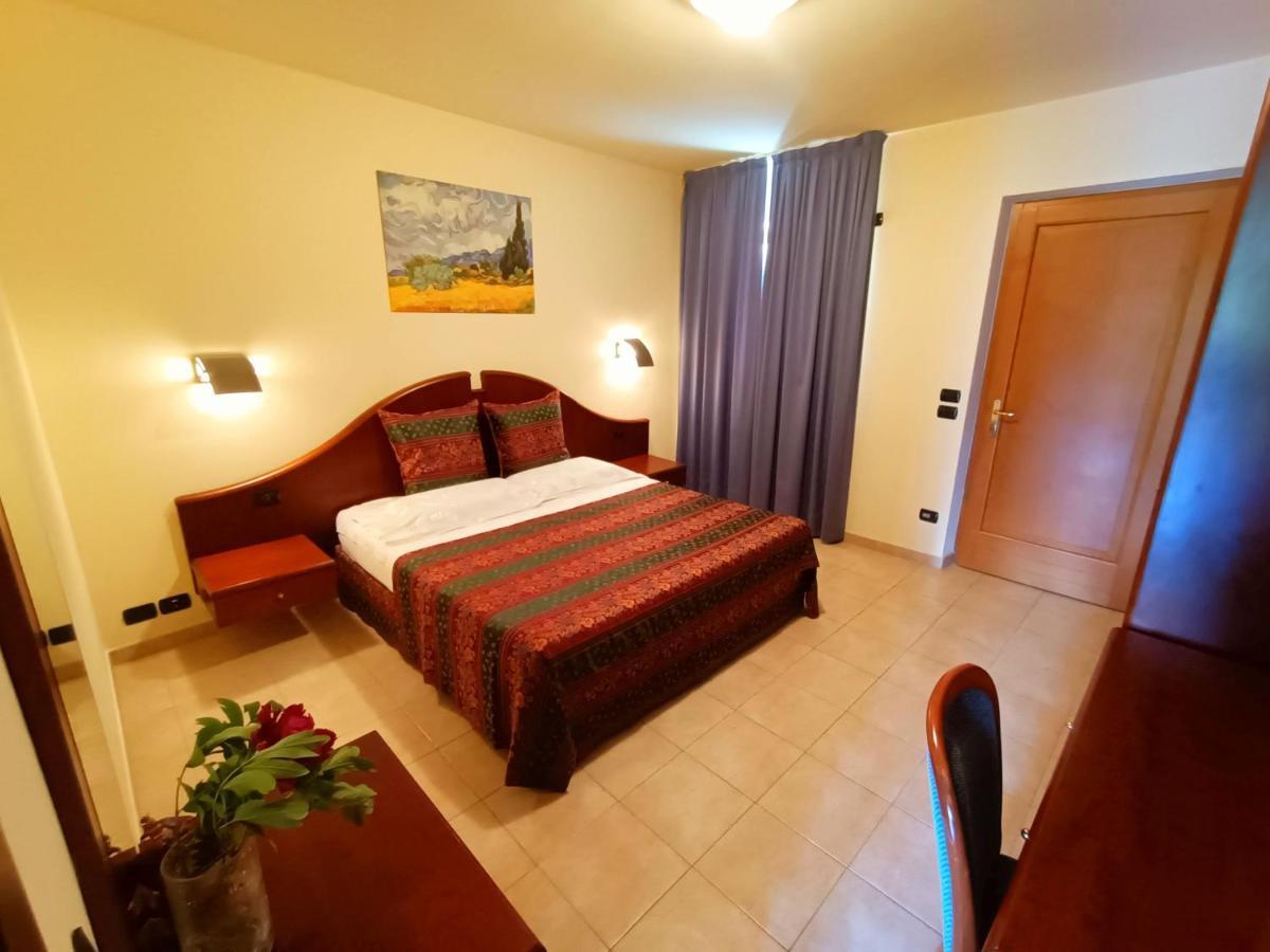 Isabella 3* Brenzone sul Garda