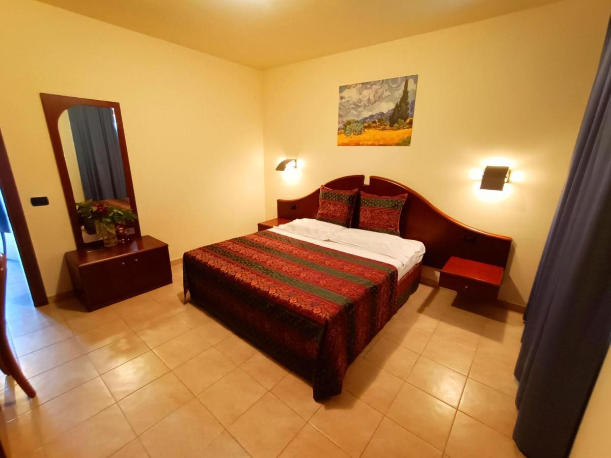 Isabella 3* Brenzone sul Garda