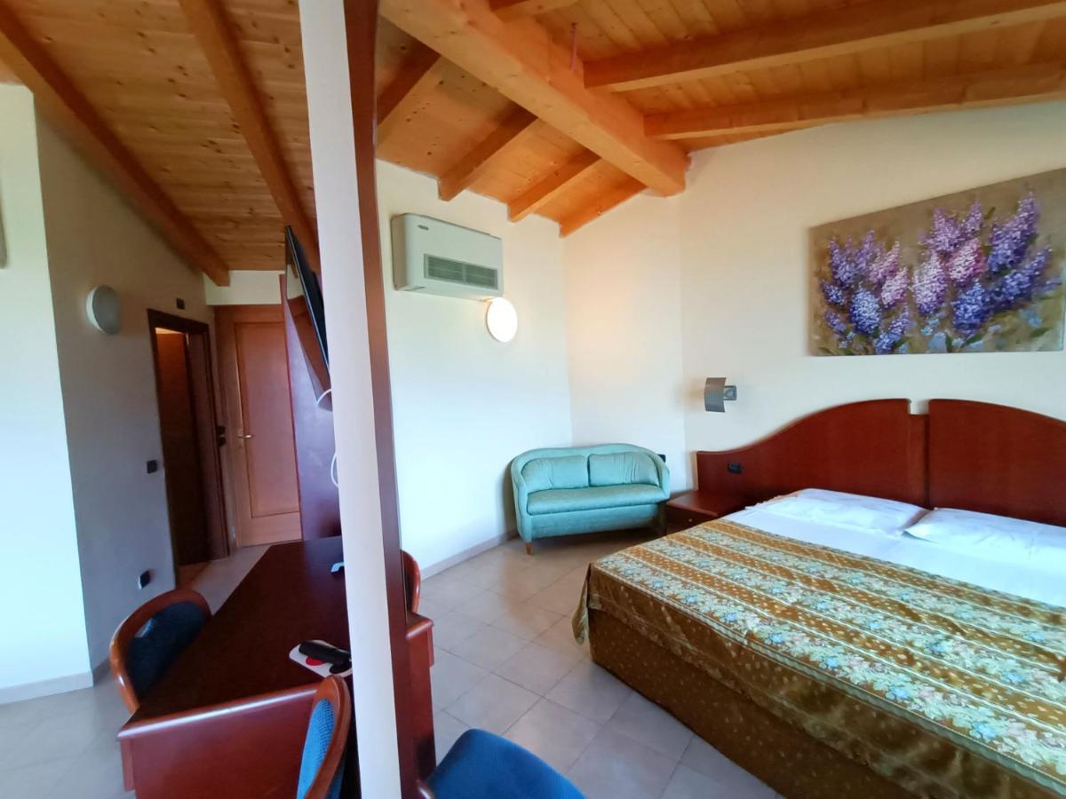 Isabella 3* Brenzone sul Garda