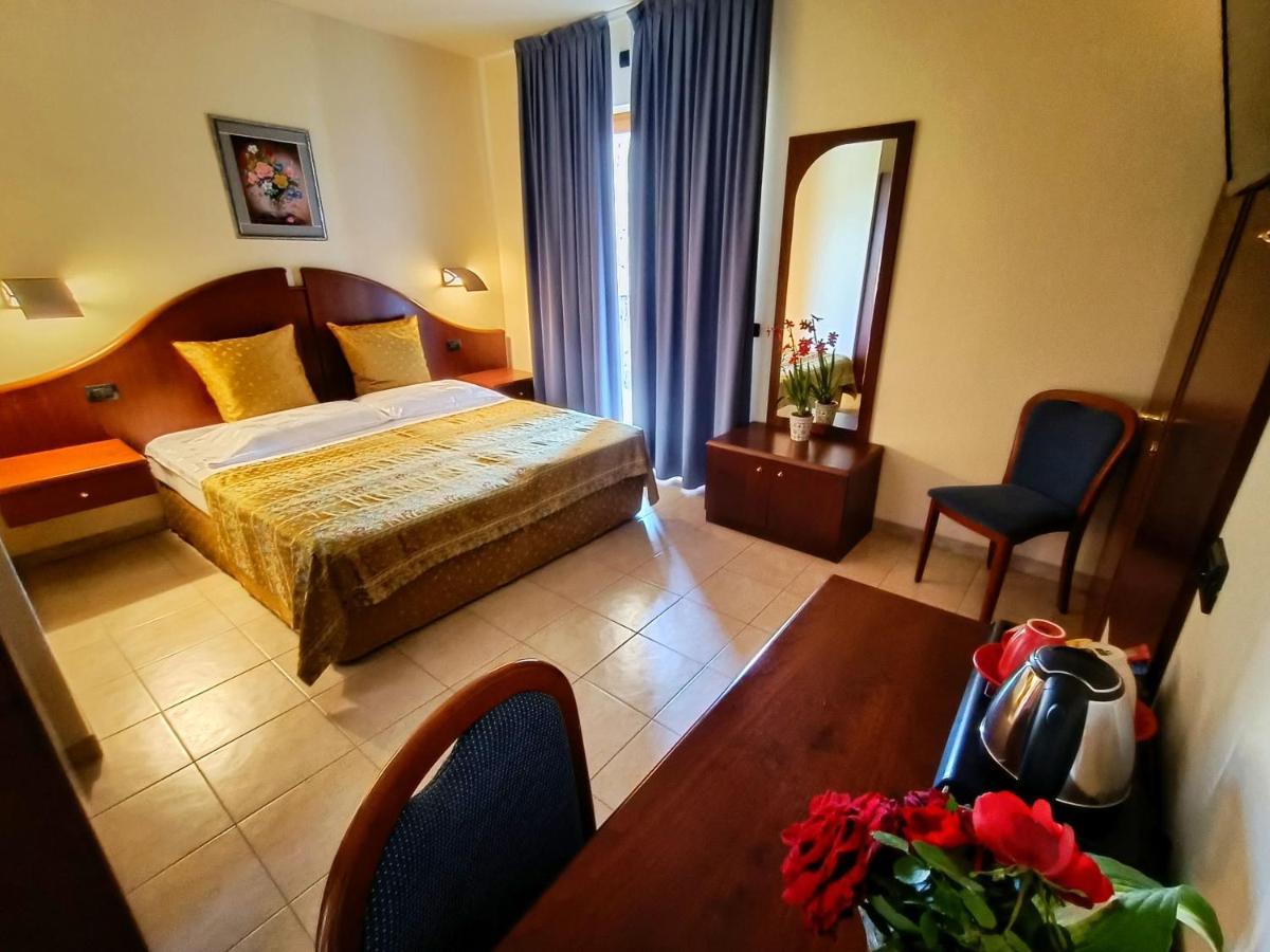 Isabella Hotel 3*